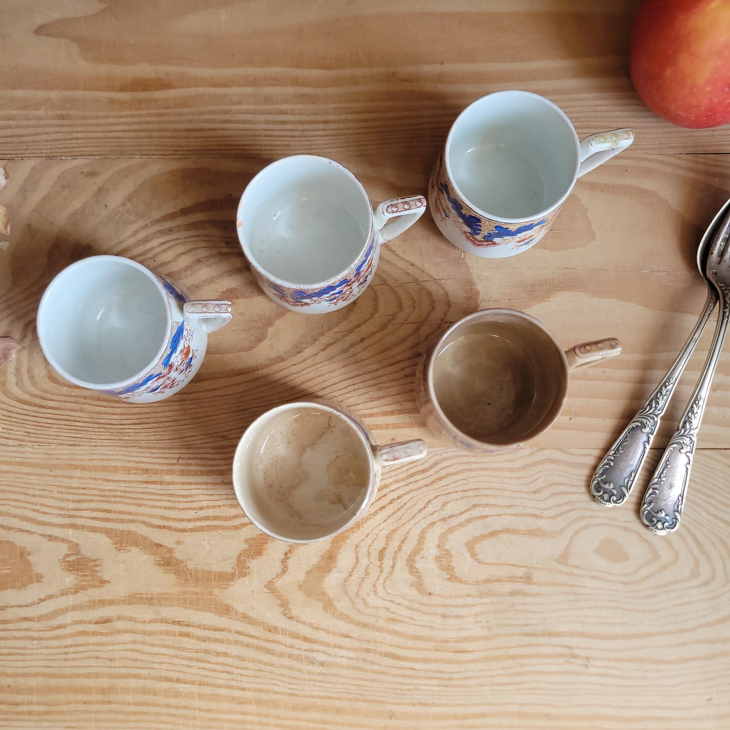 Set of 5 Sarreguemines Tea / Espresso Cups, Polychrome Earthenware, France c.1890
