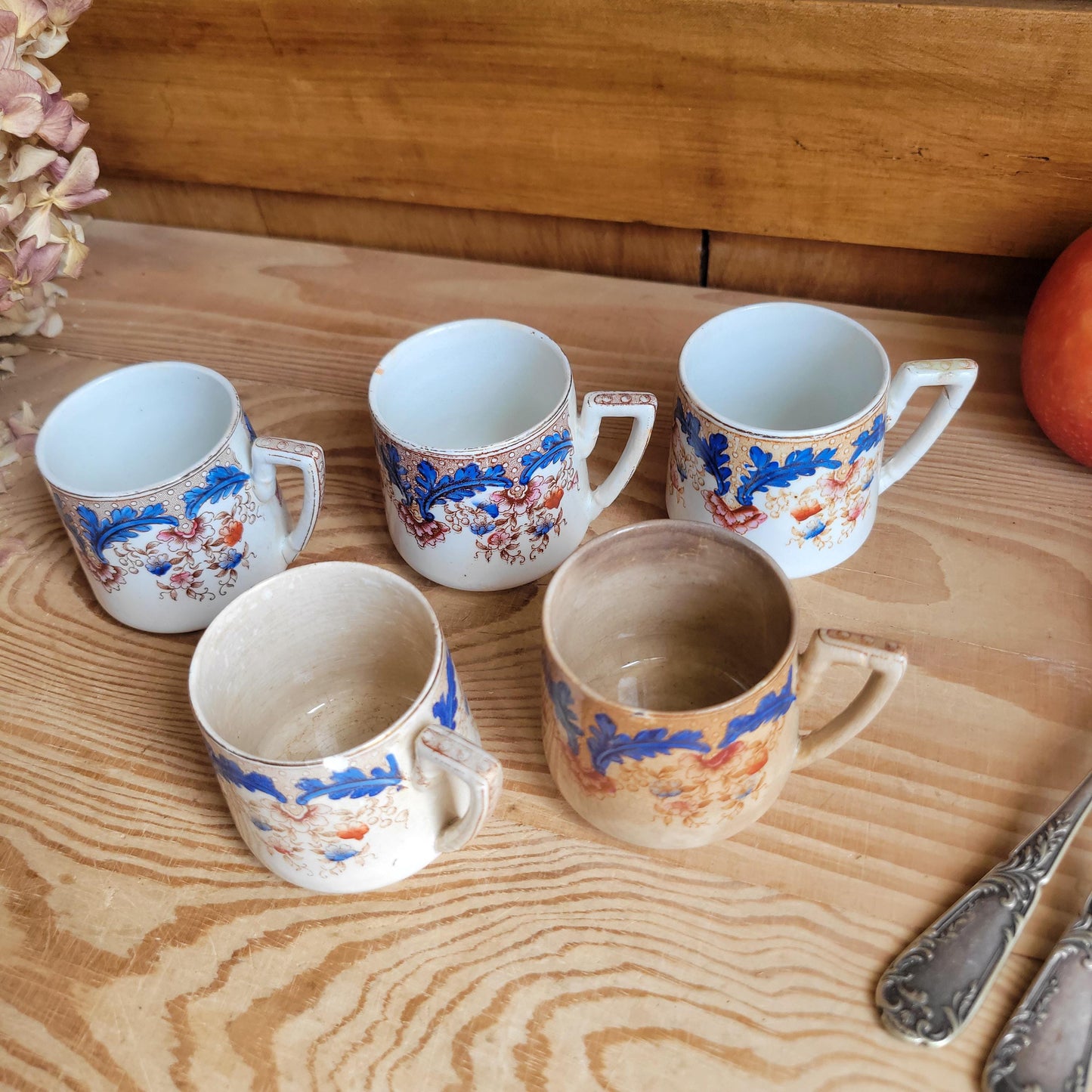 Set of 5 Sarreguemines Tea / Espresso Cups, Polychrome Earthenware, France c.1890