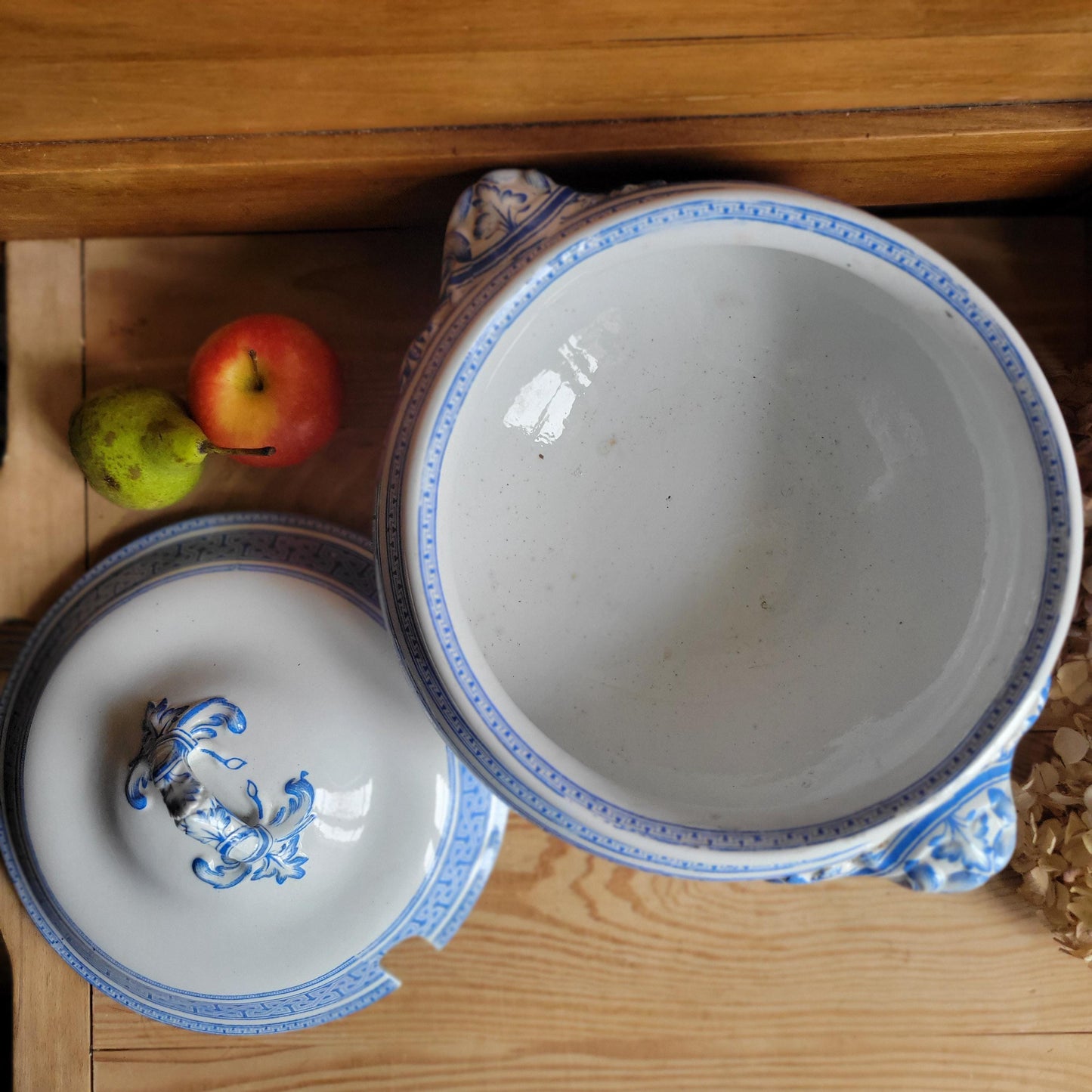 Large antique Copeland blue soupiere for Paris Central, c.1860