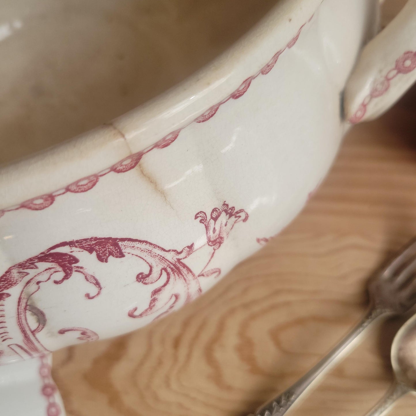 Antique Soupière in Russet Red ‘Régence’ Pattern with Birds, France c.1880