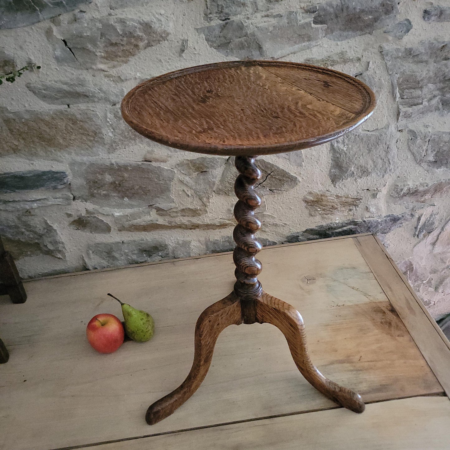 Antique French Oak Side Table with Twisted Stem, Tripod Foot and Round Top, c.1890