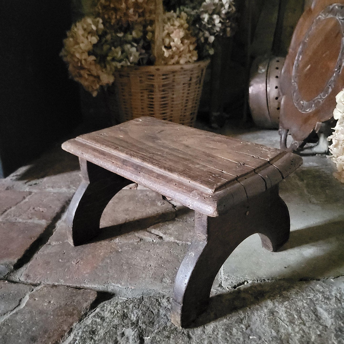 Small Dark Oak Vintage Foot Stool / riser, France c.1920