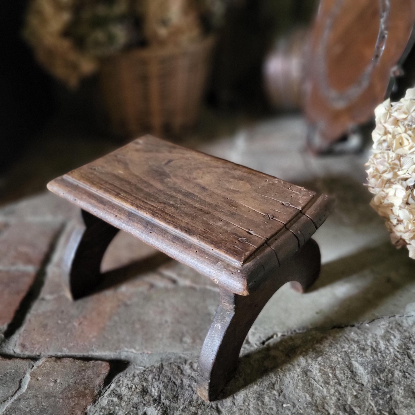 Small Dark Oak Vintage Foot Stool / riser, France c.1920