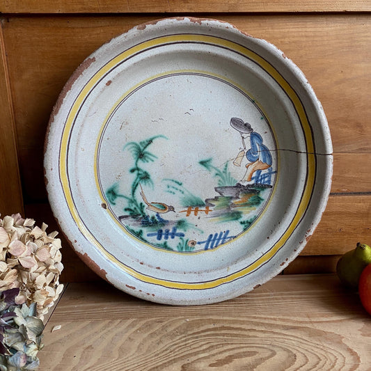 Early Cul Noir Shallow Bowl Platter with Polychrome Chinoiserie Scene, Rouen / Nevers, France c.1800-1840