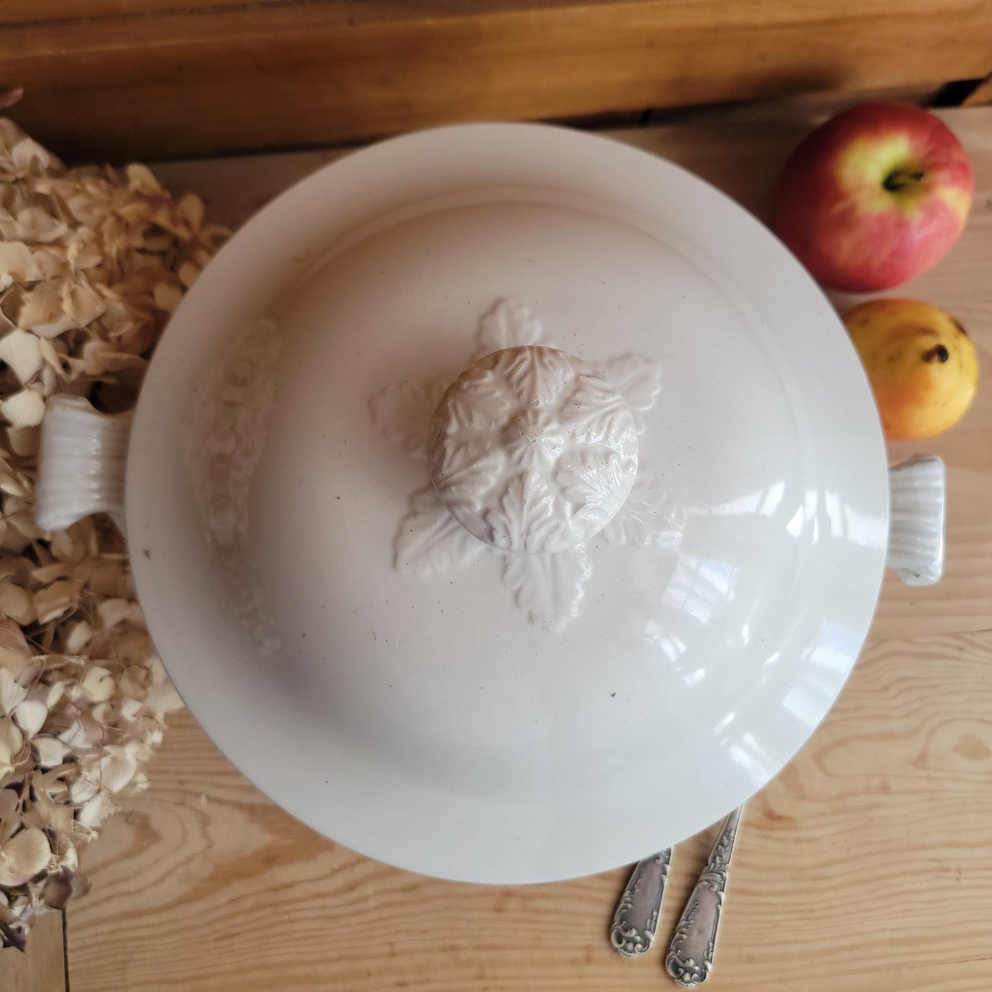 Large White Soupière by Niderviller, excellent condition France c.1880