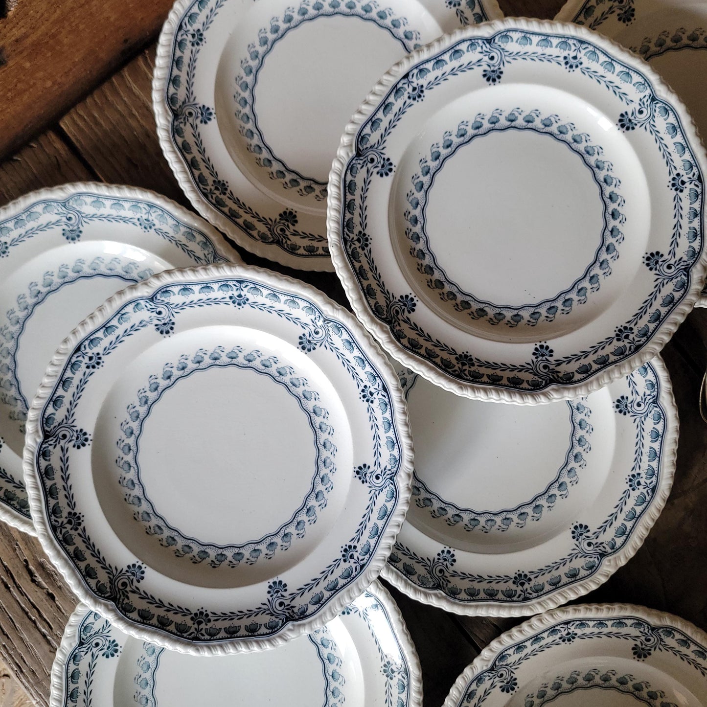 Set of 8 Antique dinner plates: Mintons staffordshire pottery "Aberdeen' pattern c1880
