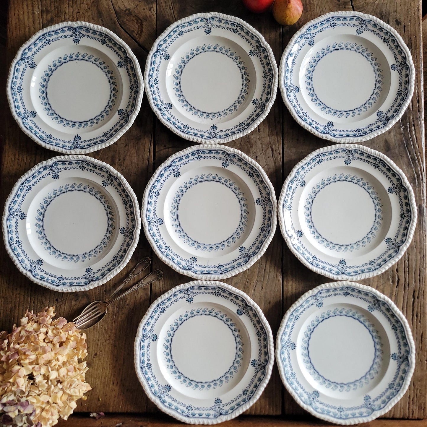 Set of 8 Antique dinner plates: Mintons staffordshire pottery "Aberdeen' pattern c1880