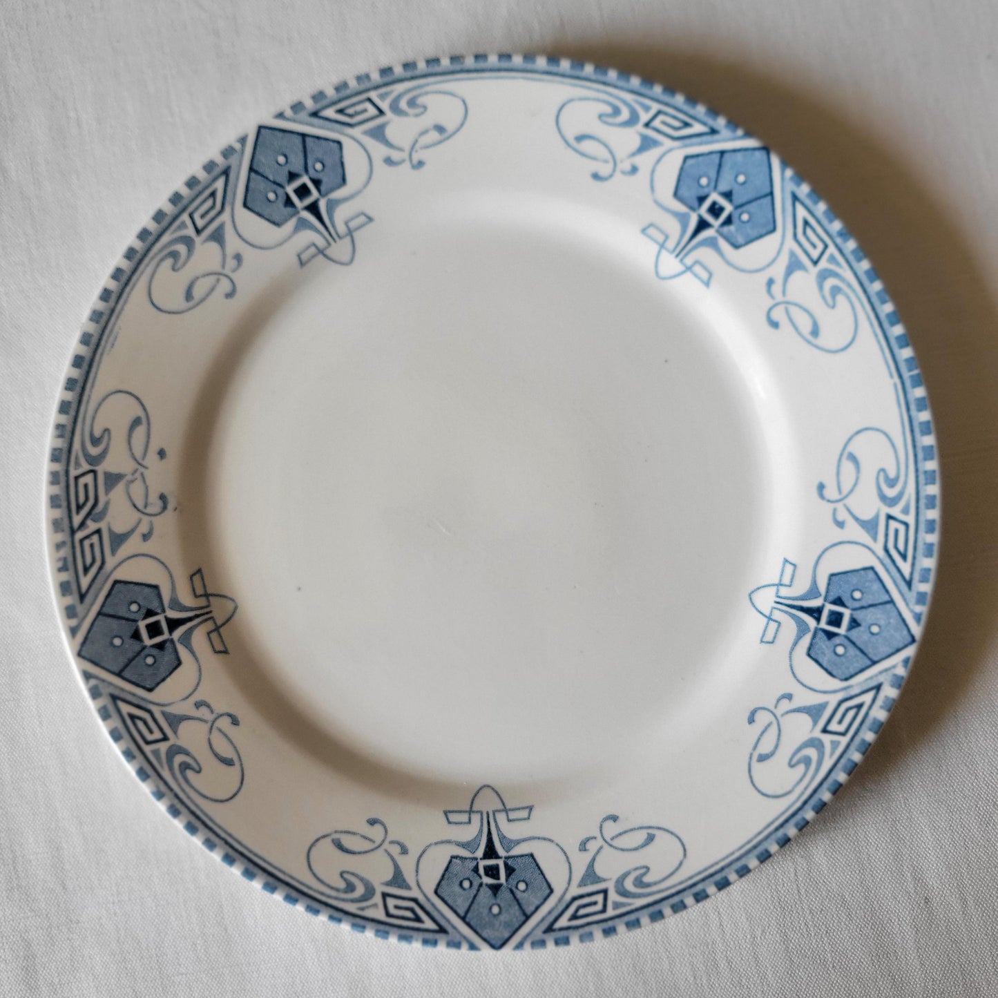 SET 6 mismatched vintage ironstone breakfast/dessert plates, blue and white transferware cottage style floral patterns, France c1880-1925