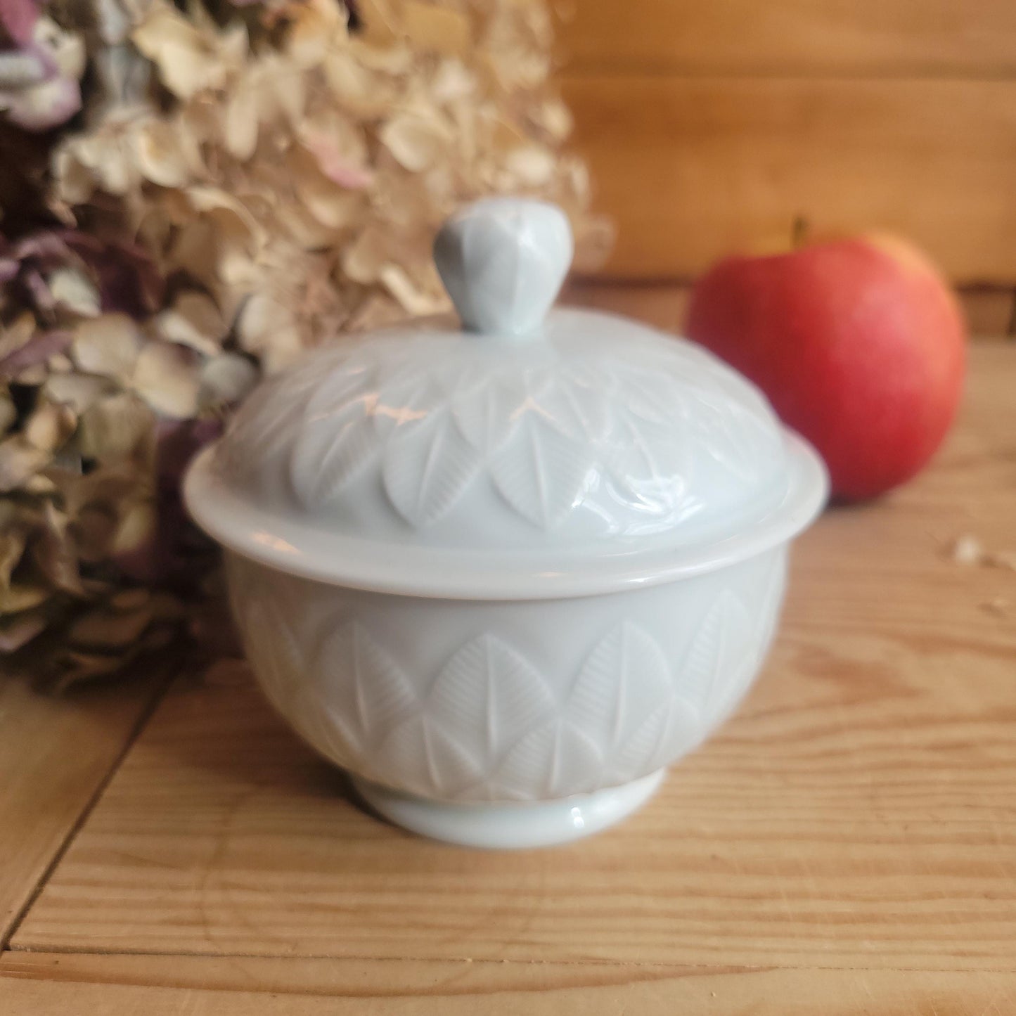 Small Limoges Lidded Sugar Bowl with Leaf Motif, France c.1910