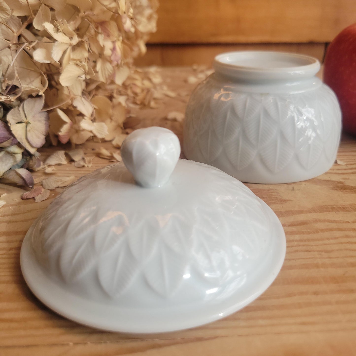 Small Limoges Lidded Sugar Bowl with Leaf Motif, France c.1910