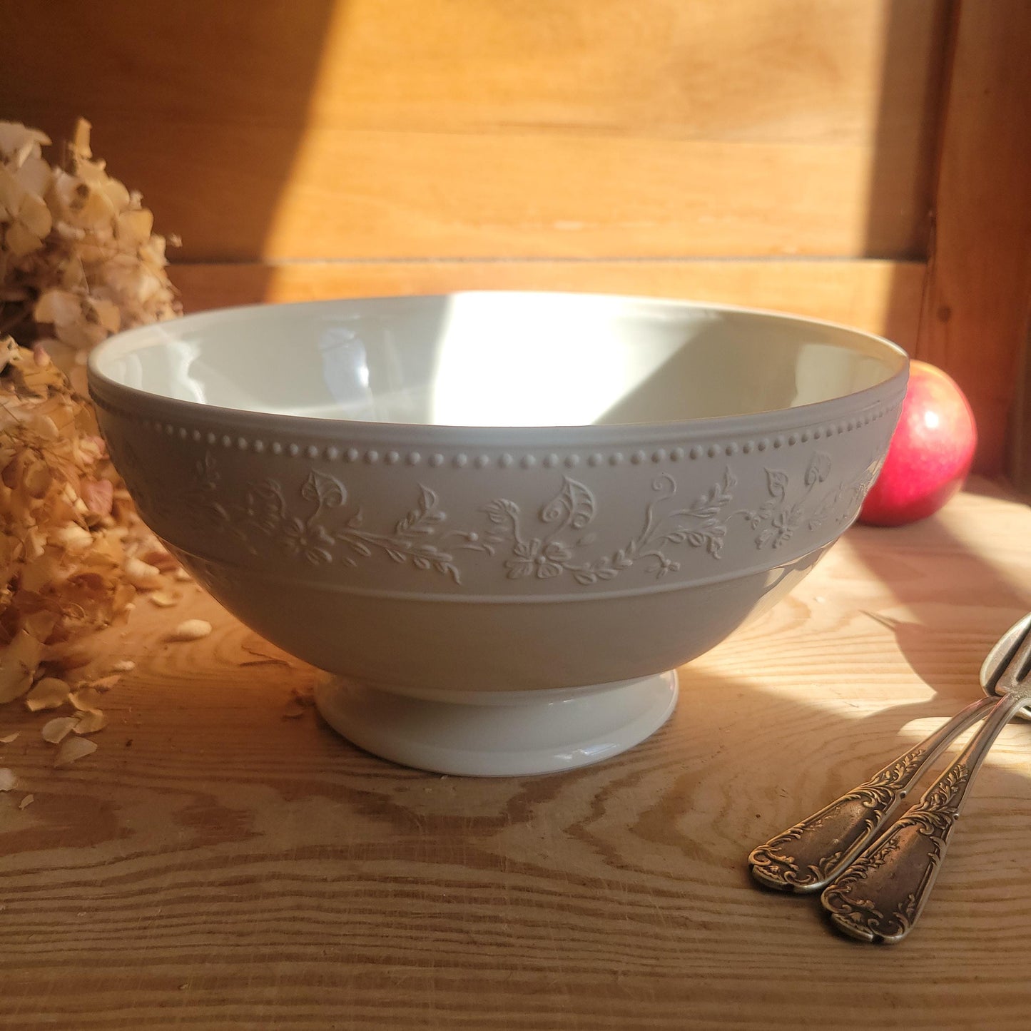 Limoges Porcelain Bowl with Moulded Frieze and Pearl Beading, France c.1900
