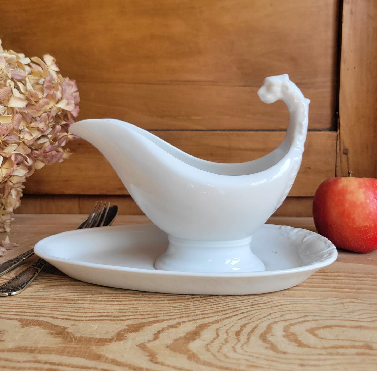 Paris Porcelain Empire Style Lion Head Saucier with Attached Stand, France c.1900