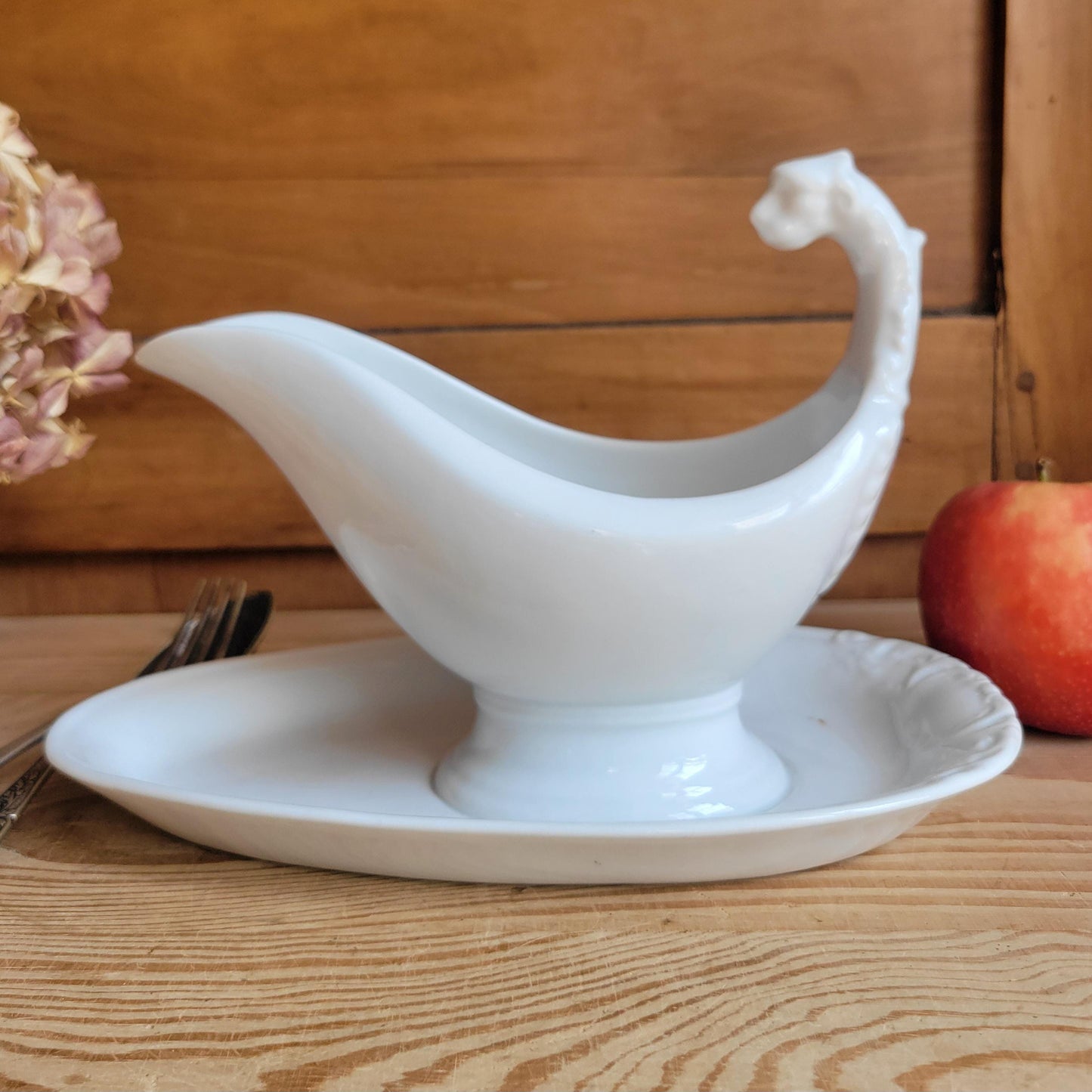 Paris Porcelain Empire Style Lion Head Saucier with Attached Stand, France c.1900