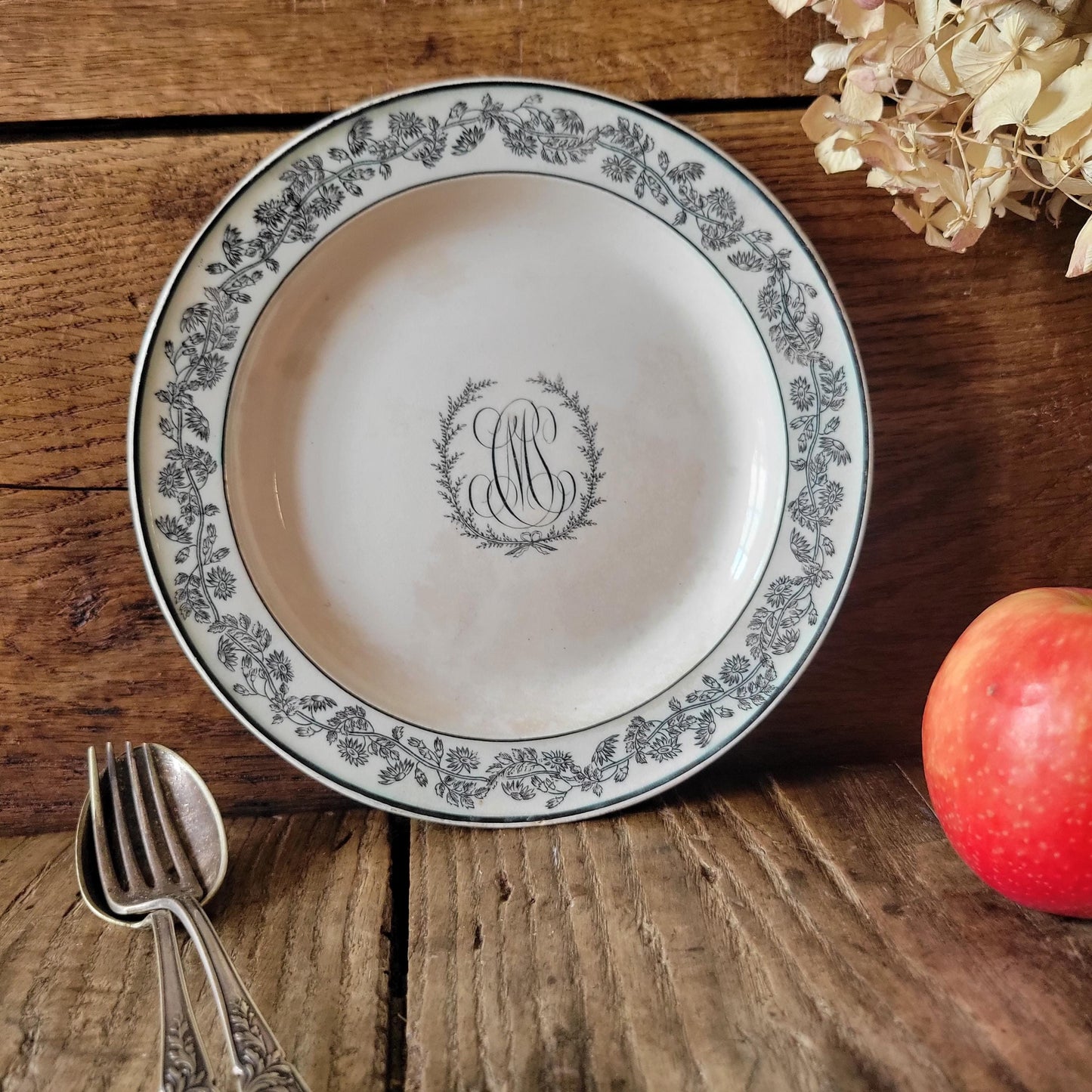 Gien & Creil et Montereau Plates, ‘Le Rameau d’Or’ and Monogram, France c.1800–1820