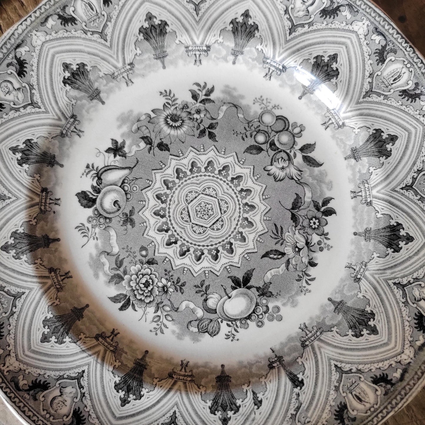 Antique Wedgwood Plate with Architectural and Heraldic/Chess Motifs, England c.19th Century