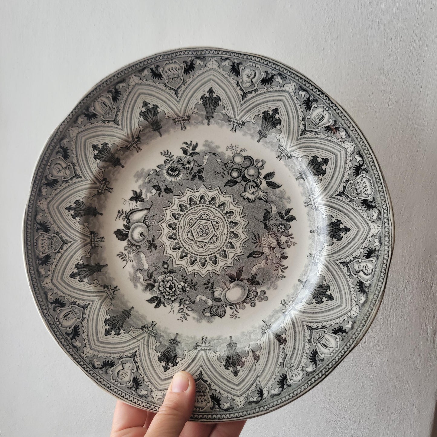 Antique Wedgwood Plate with Architectural and Heraldic/Chess Motifs, England c.19th Century