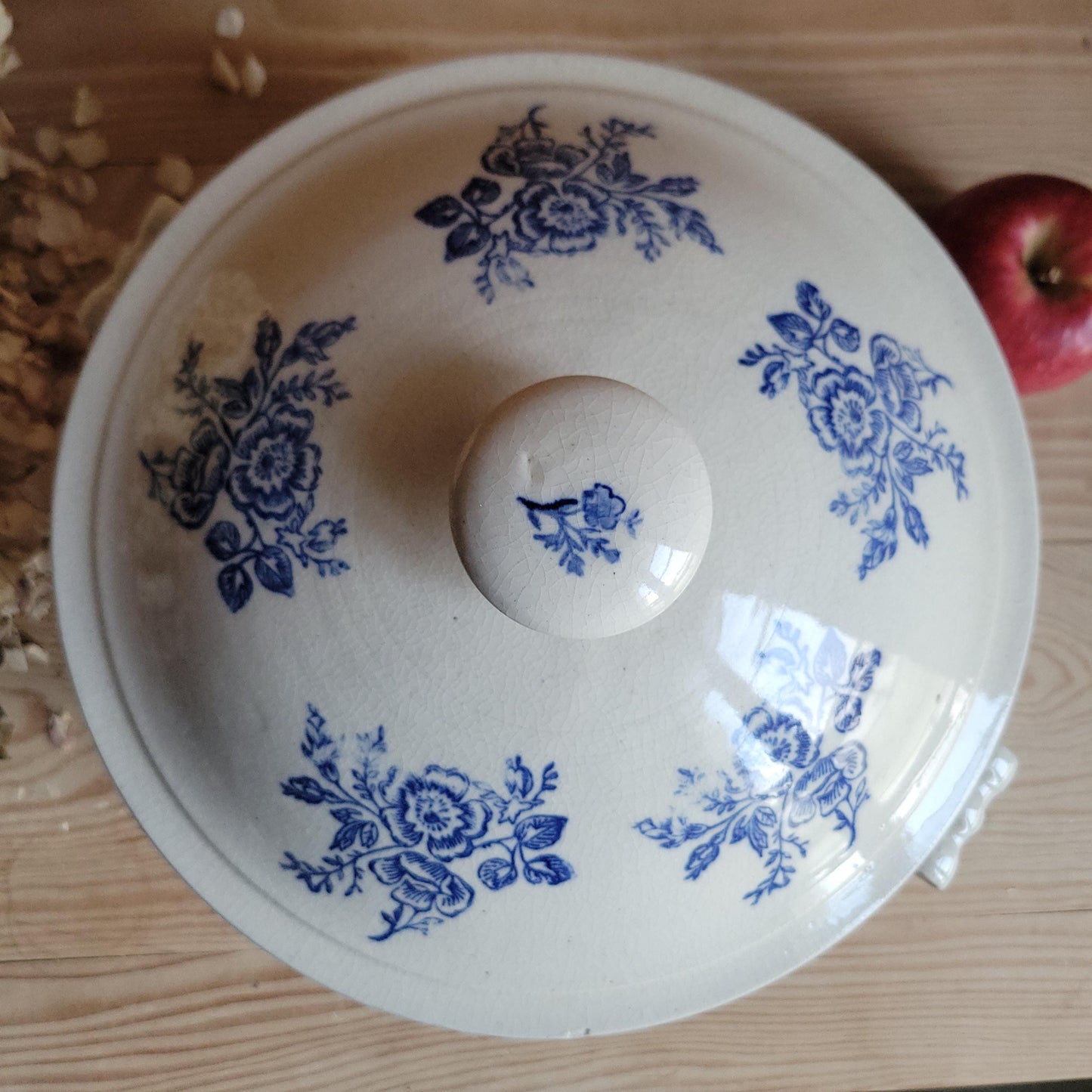 St Uze Stoneware Soupière with Lid, Blue Floral Decoration, France c.1920