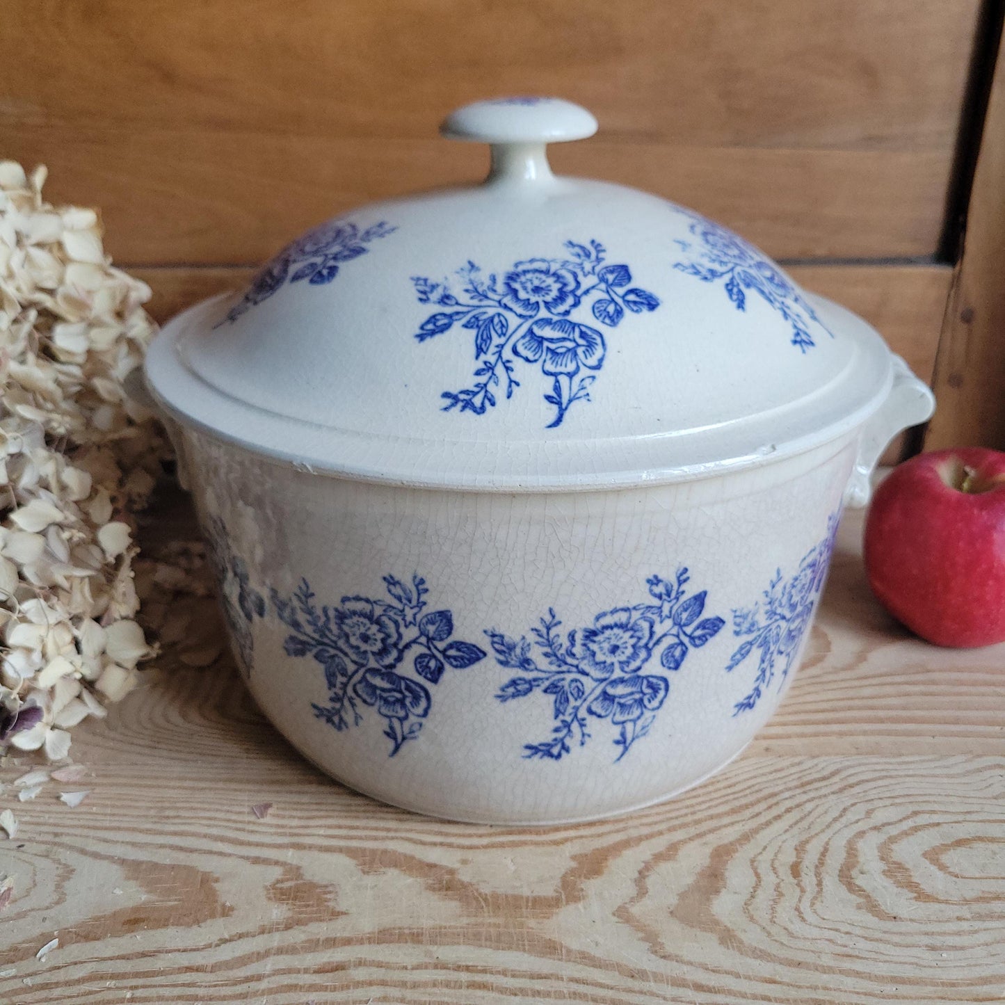 St Uze Stoneware Soupière with Lid, Blue Floral Decoration, France c.1920