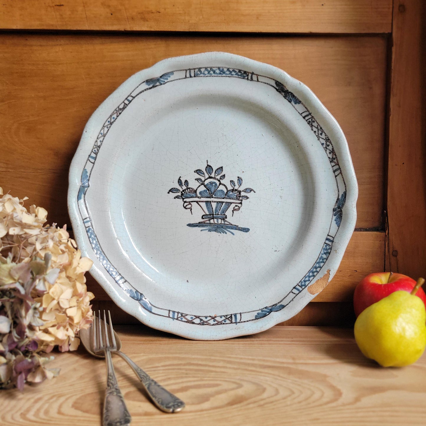 Antique Round Cul Noir Platter with Scalloped Rim and Basket of Flowers, Rouen c.1900