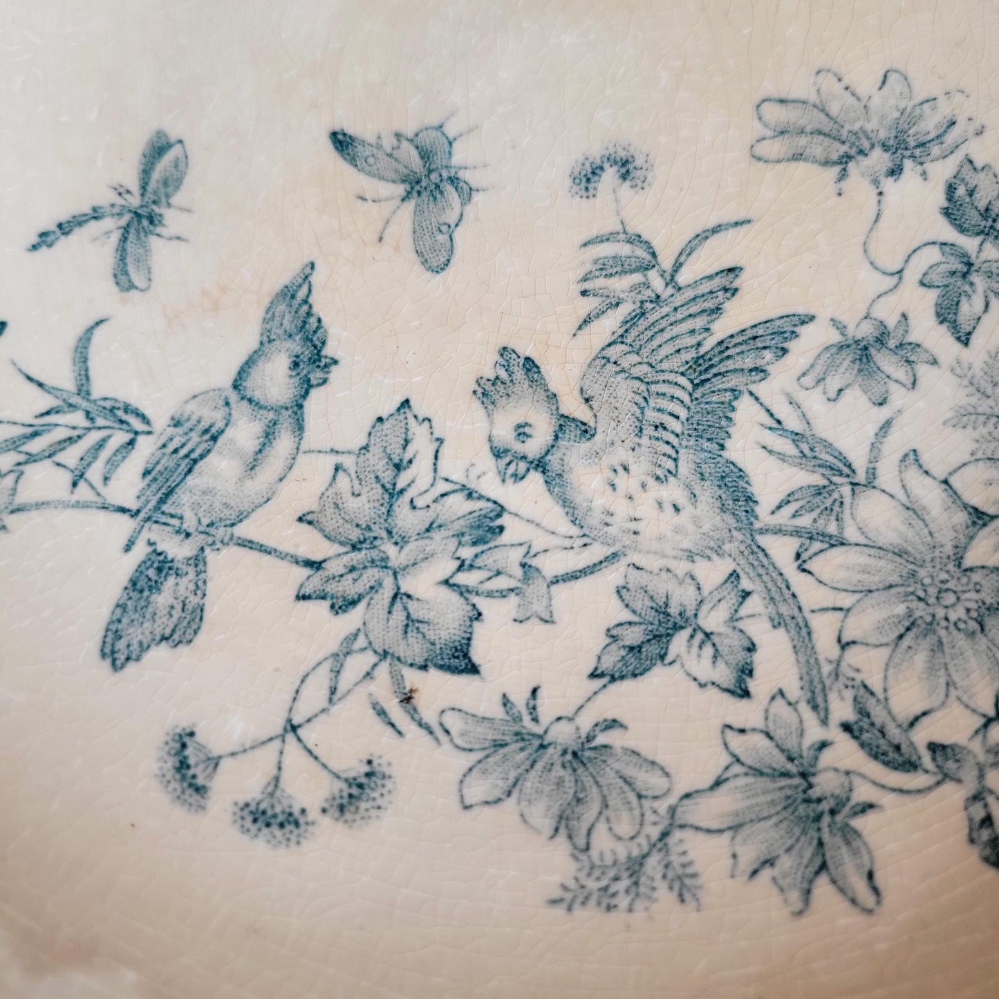 Elegant Longwy Compotier ‘Mignon’ with beautiful patina, Birds, Blue Green Transferware, France c.1880