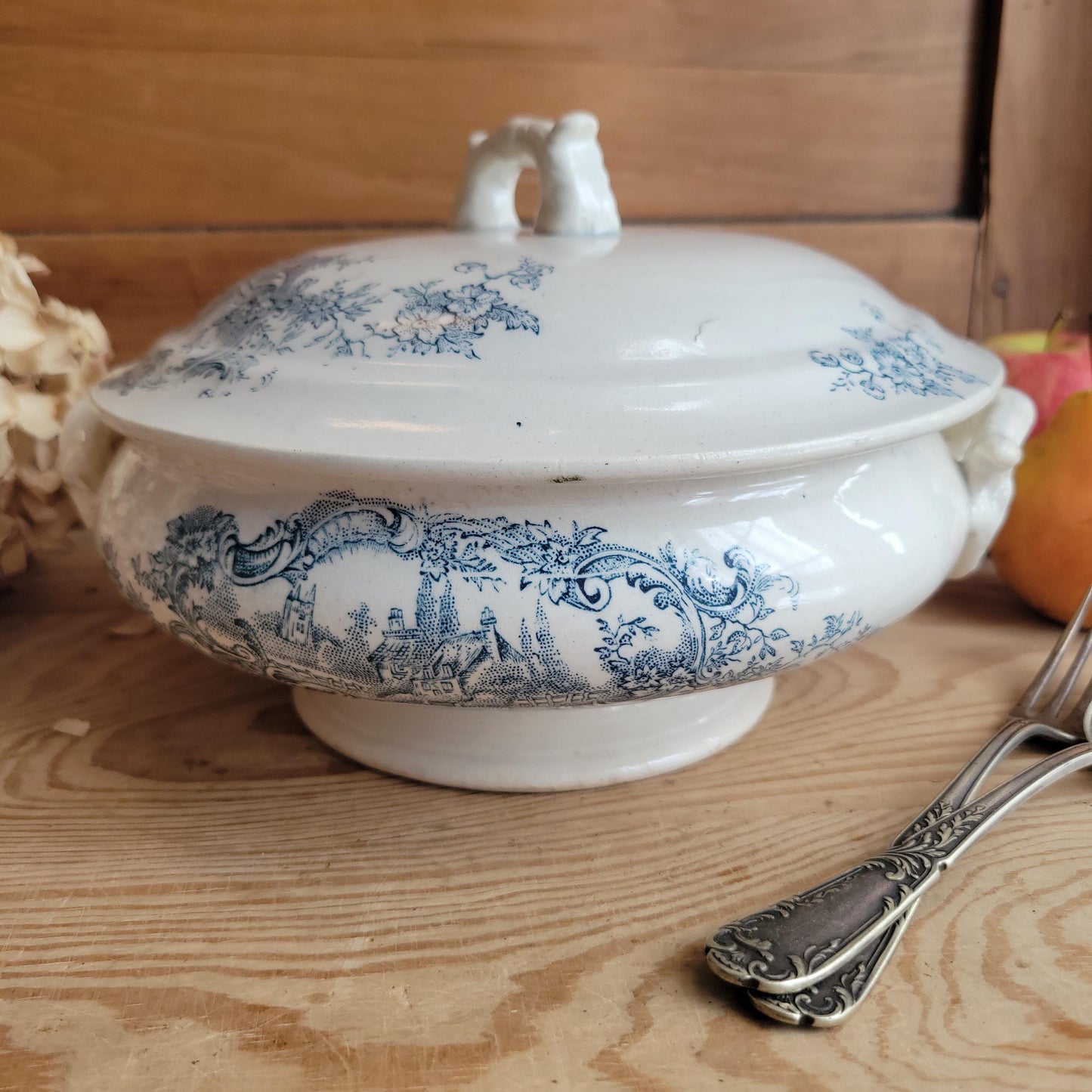 Small Legumier by Grigny, Blue and White Transferware with Nesting Birds, France 1900