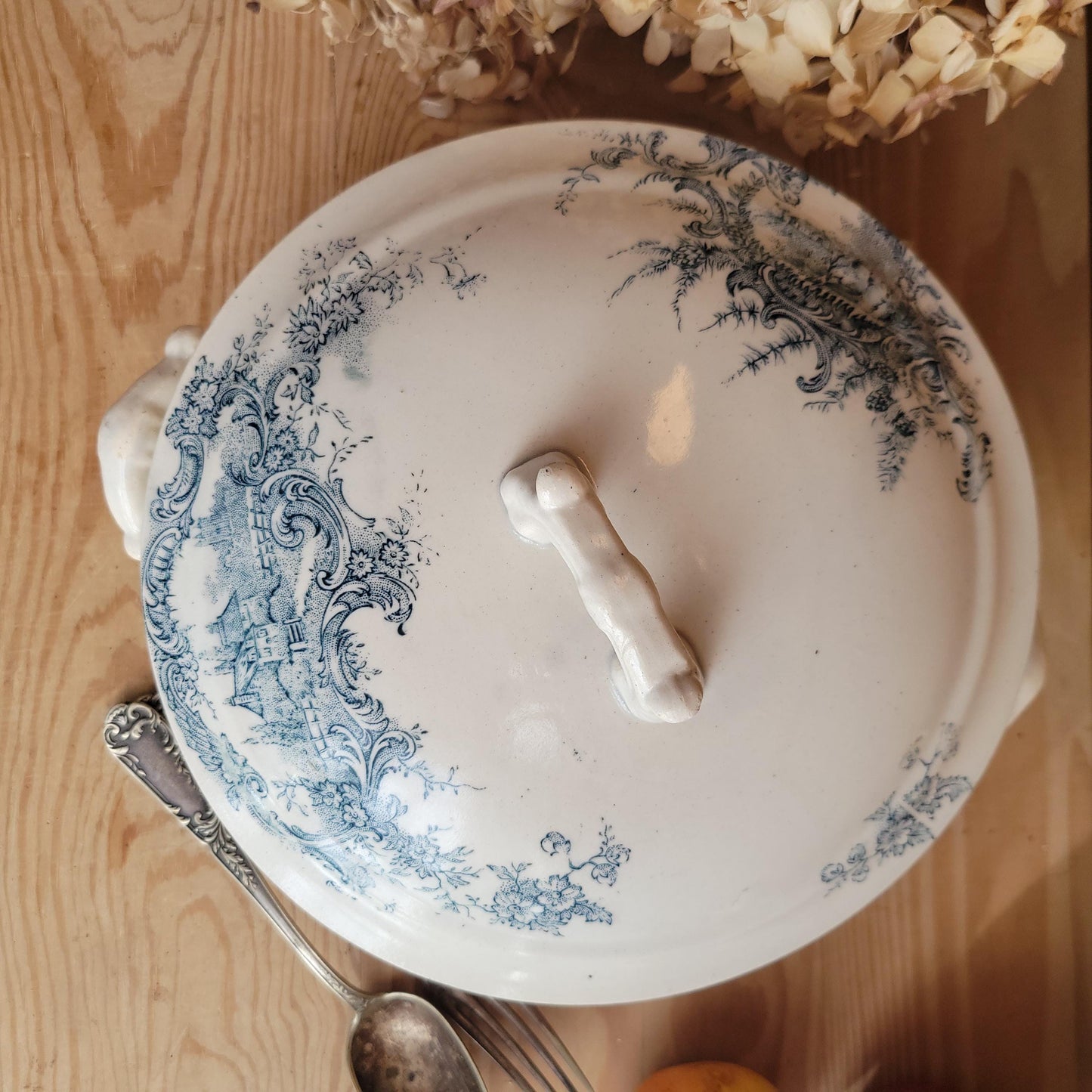 Small Legumier by Grigny, Blue and White Transferware with Nesting Birds, France 1900