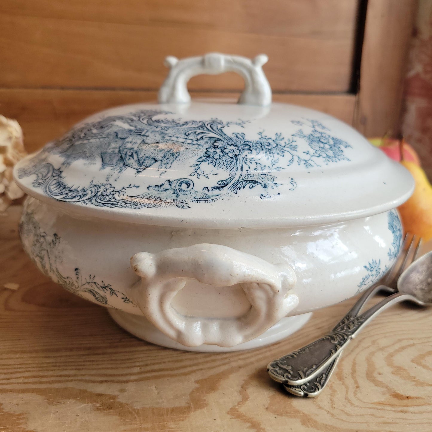 Small Legumier by Grigny, Blue and White Transferware with Nesting Birds, France 1900