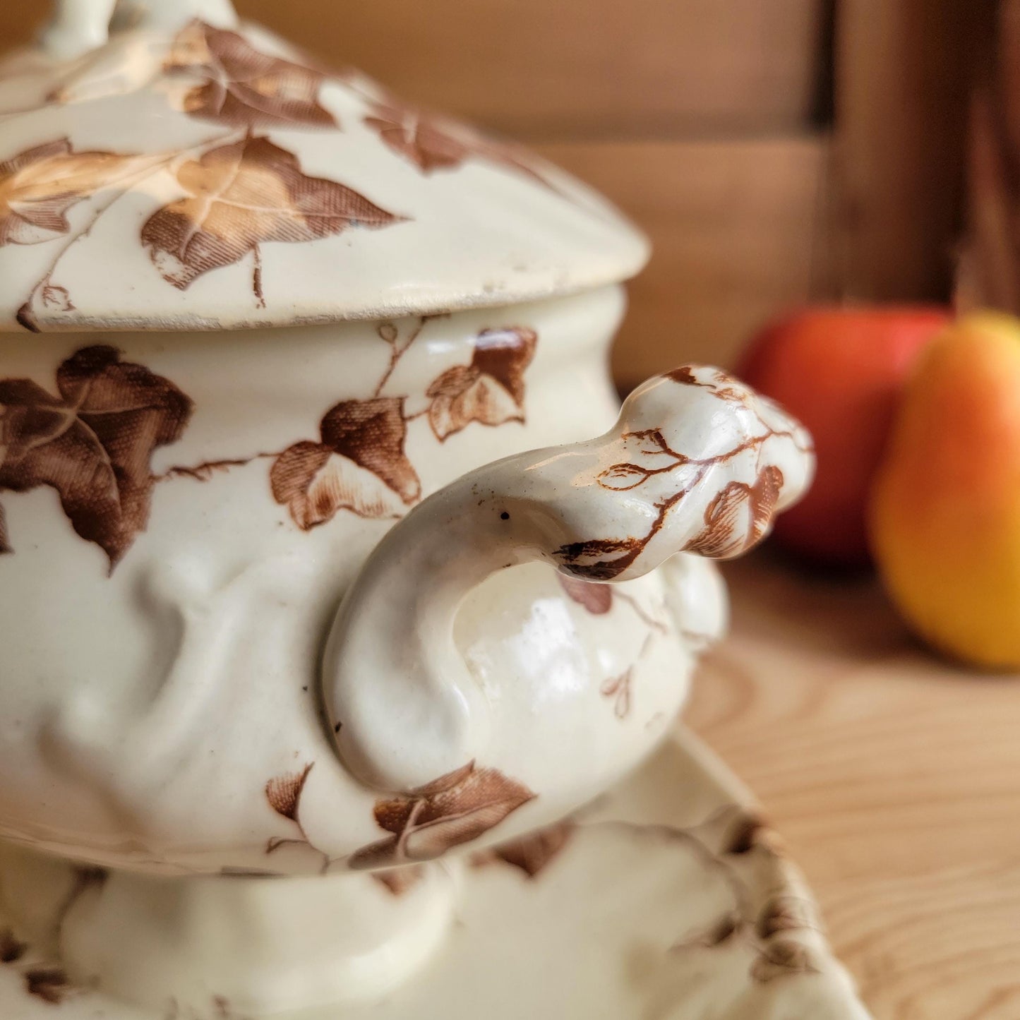 Antique Saucière with Lid, Brown Transferware Ivy Pattern, Creil et Montereau France c1890