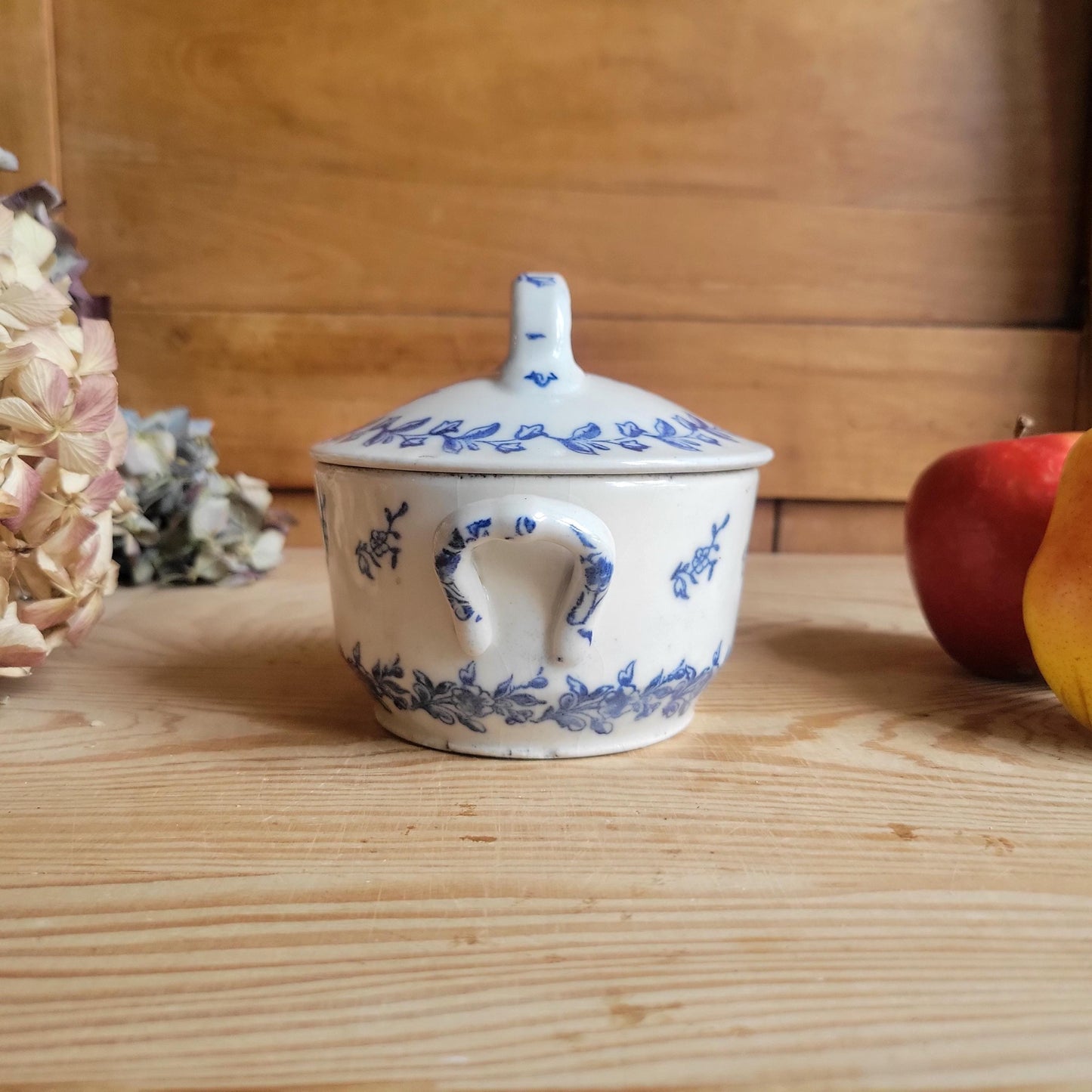 Small St Uze Soupière with Lid and Loop Handles, Blue Floral Decoration, France c.1910