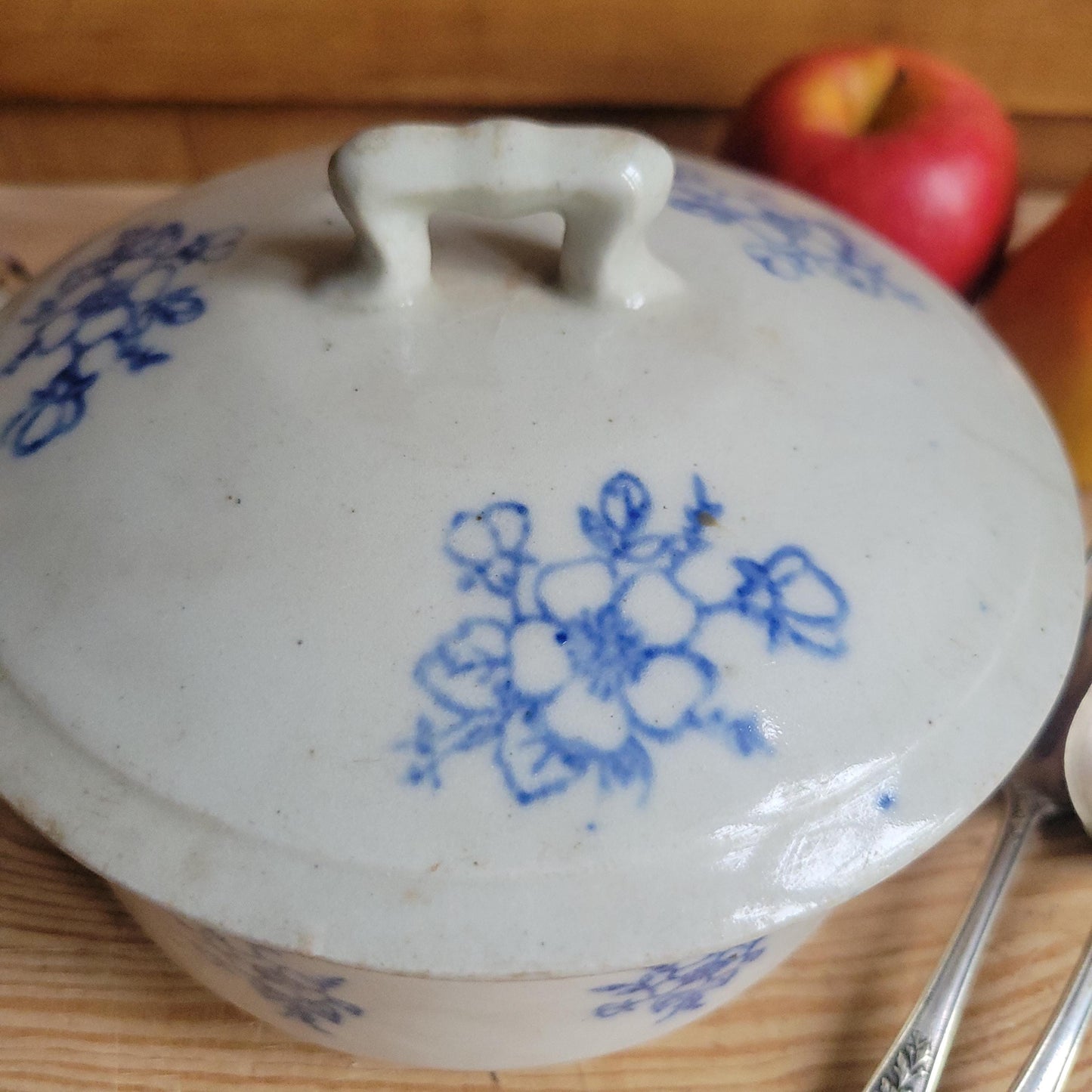 Small St Uze Soupière square form loop handles with Lid, Light Blue Floral Decoration, France c.1910
