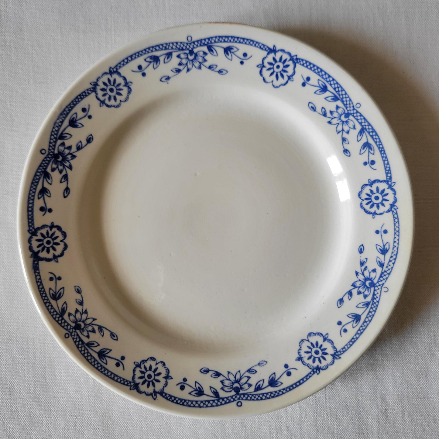 SET 6 mismatched vintage ironstone breakfast/dessert plates, blue and white transferware cottage style floral patterns, France c1880-1925