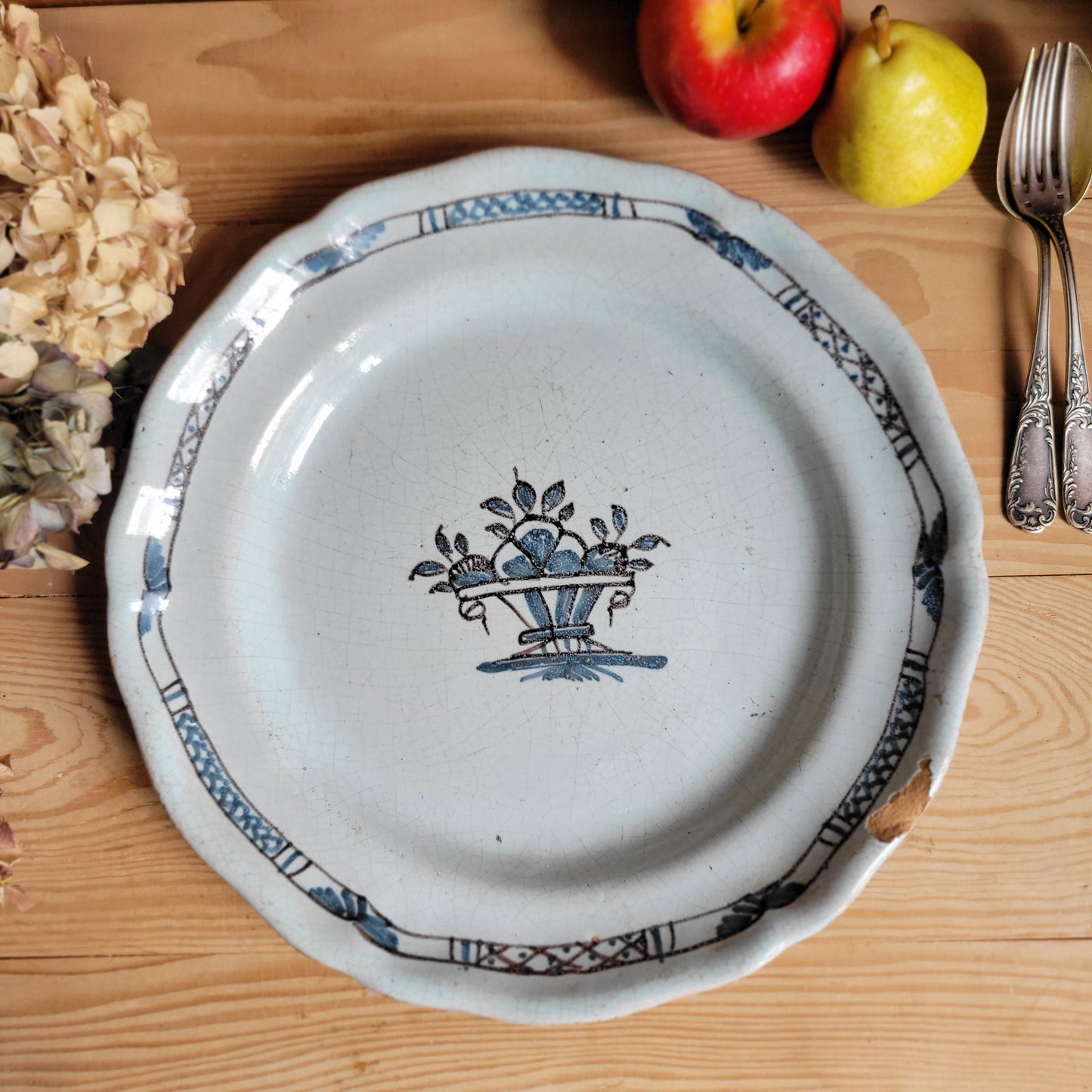Antique Round Cul Noir Platter with Scalloped Rim and Basket of Flowers, Rouen c.1900