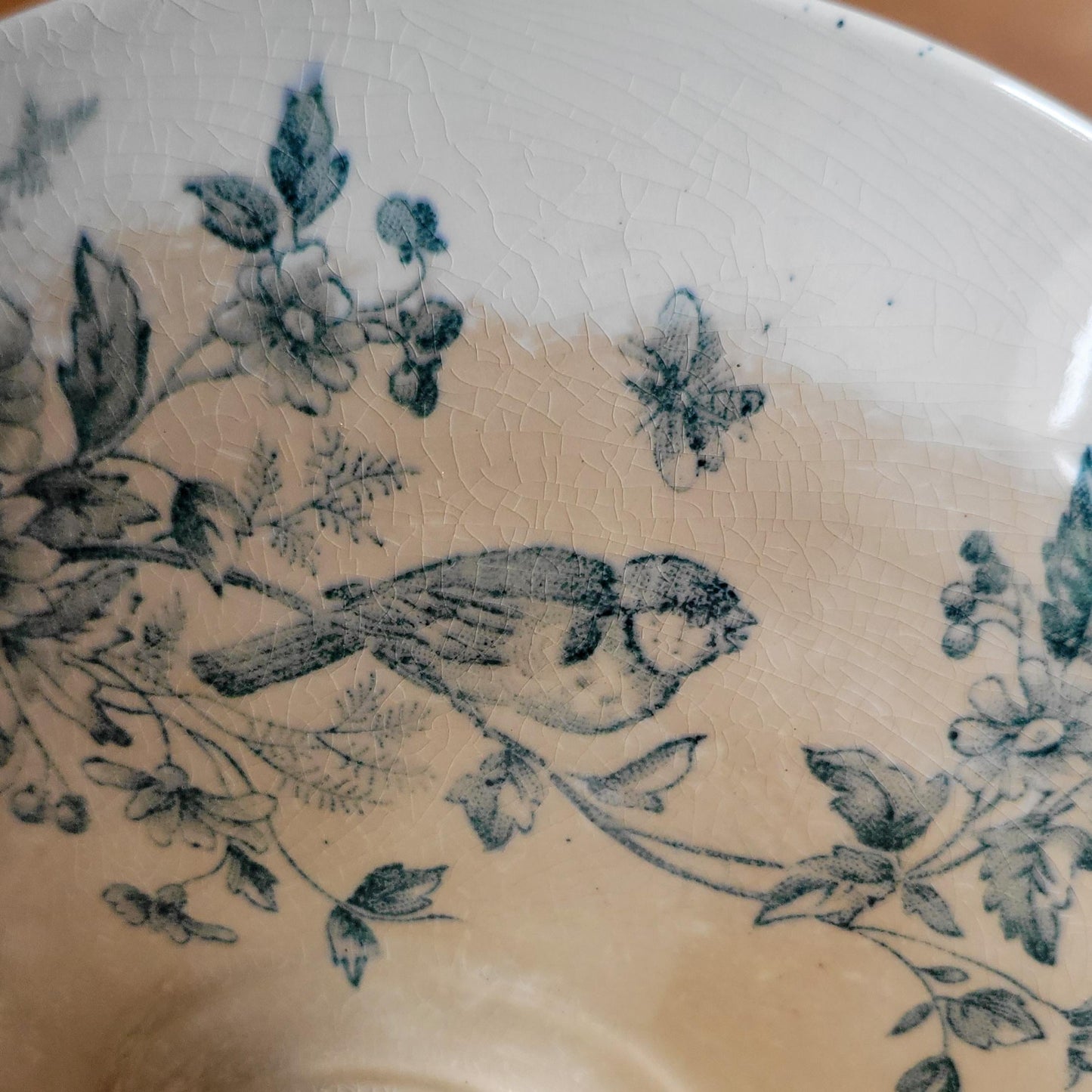 Elegant Longwy Compotier ‘Mignon’ with beautiful patina, Birds, Blue Green Transferware, France c.1880