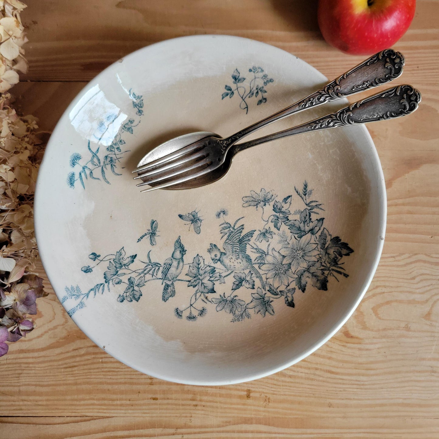 Elegant Longwy Compotier ‘Mignon’ with beautiful patina, Birds, Blue Green Transferware, France c.1880