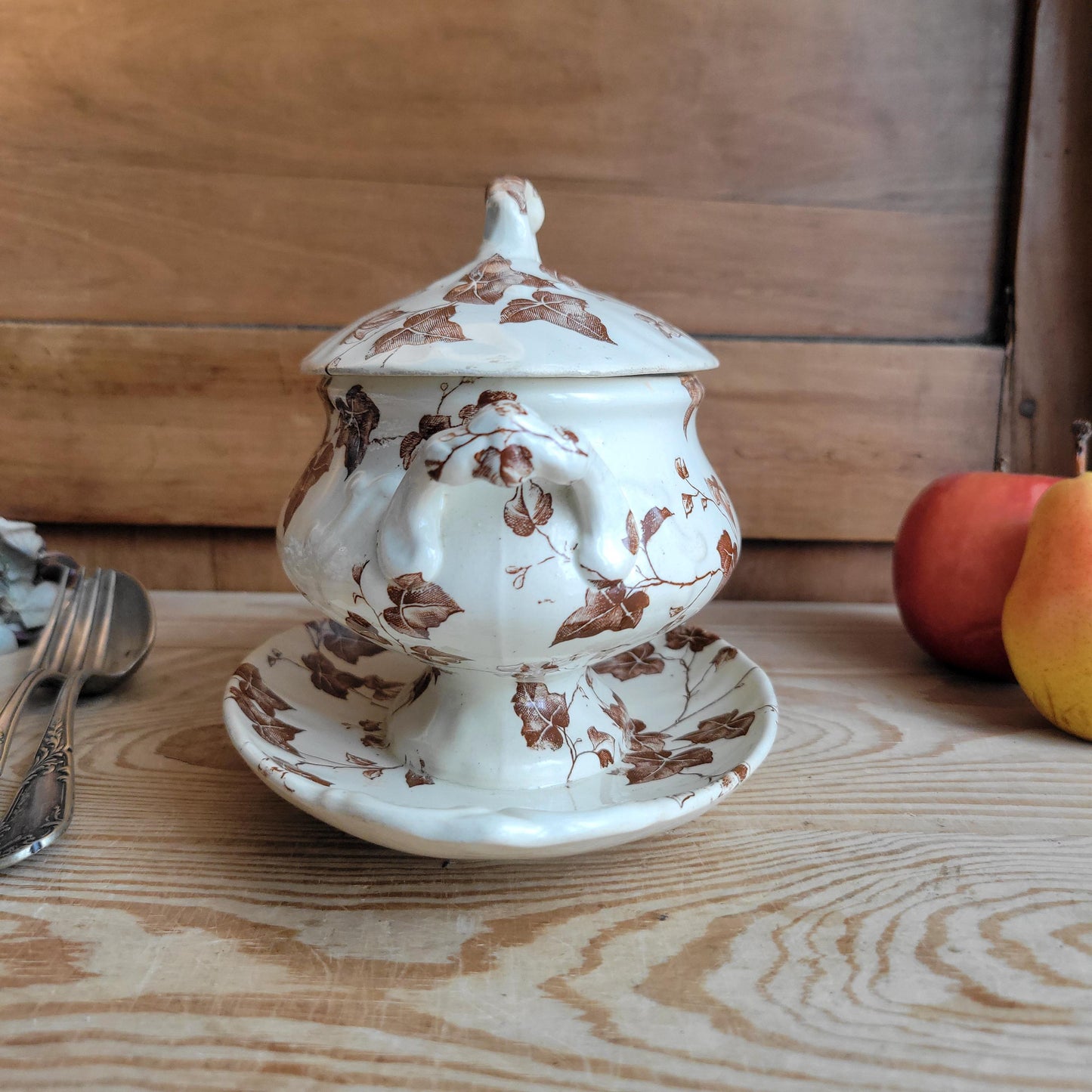 Antique Saucière with Lid, Brown Transferware Ivy Pattern, Creil et Montereau France c1890