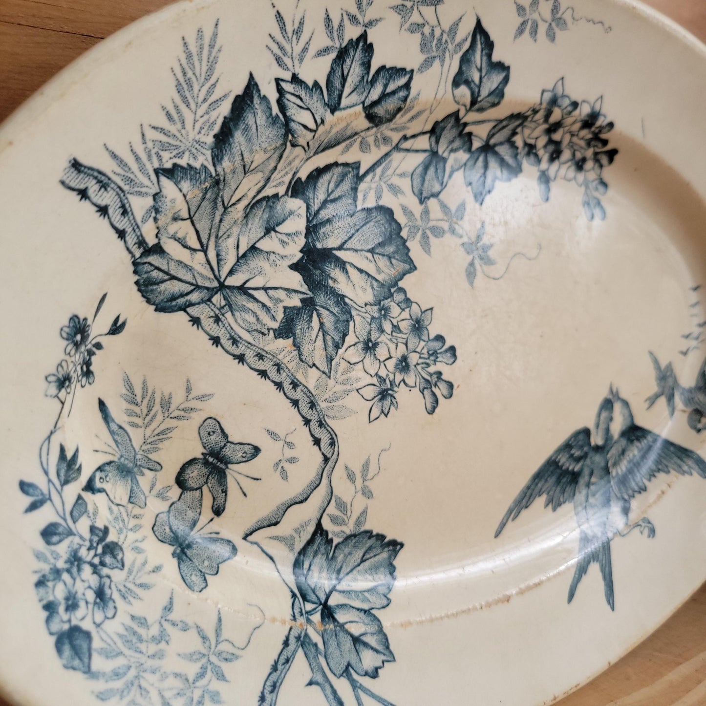 French Antique Sarreguemines ‘Oiseaux’ Oval Platter in Teal Blue Transferware, France 1880-1900