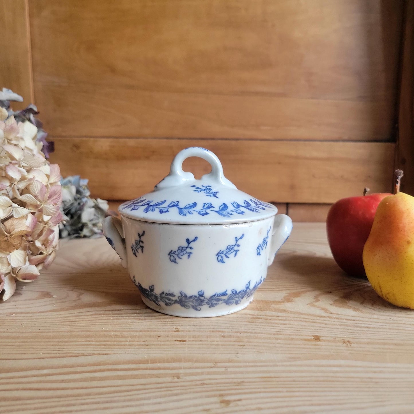 Small St Uze Soupière with Lid and Loop Handles, Blue Floral Decoration, France c.1910