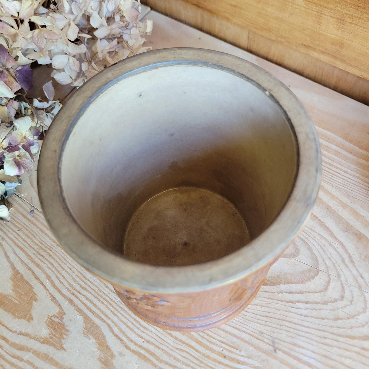 Antique French Salt-Glazed 'Tabac' (Tobacco) Pot with Figures and Tobacco Leaf Decoration, France c.1920