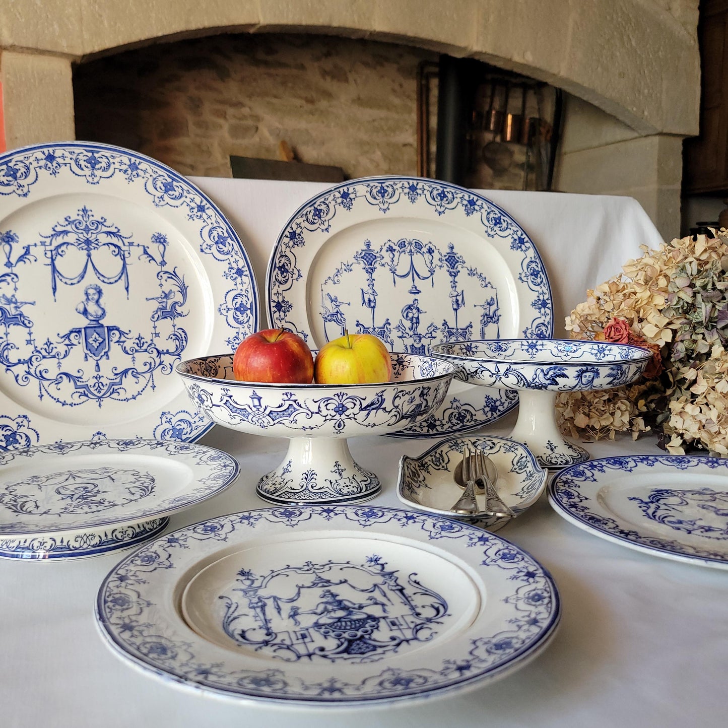 19thC Jules Vieillard 'Moustiers' French terre de fer antique dinner service, 10 place setting 39pc set, Neoclassical blue & white, France