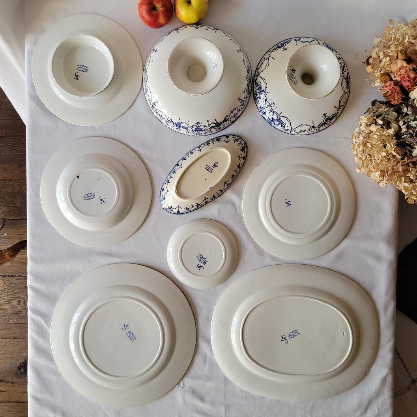 19thC Jules Vieillard 'Moustiers' French terre de fer antique dinner service, 10 place setting 39pc set, Neoclassical blue & white, France