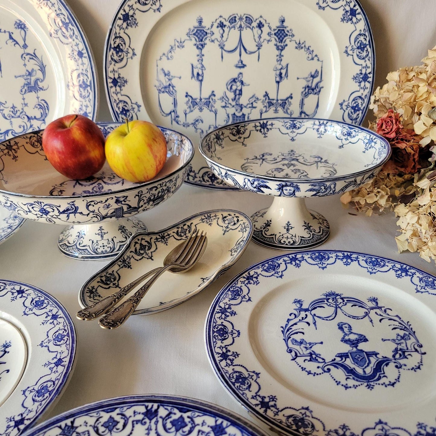 19thC Jules Vieillard 'Moustiers' French terre de fer antique dinner service, 10 place setting 39pc set, Neoclassical blue & white, France