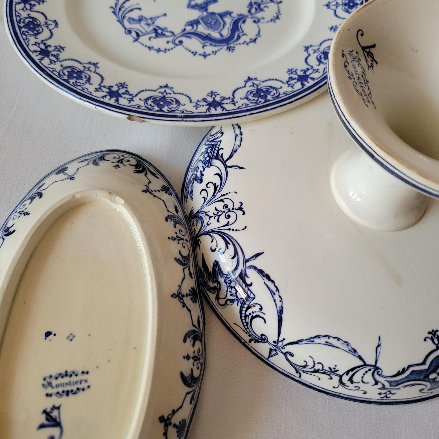 19thC Jules Vieillard 'Moustiers' French terre de fer antique dinner service, 10 place setting 39pc set, Neoclassical blue & white, France