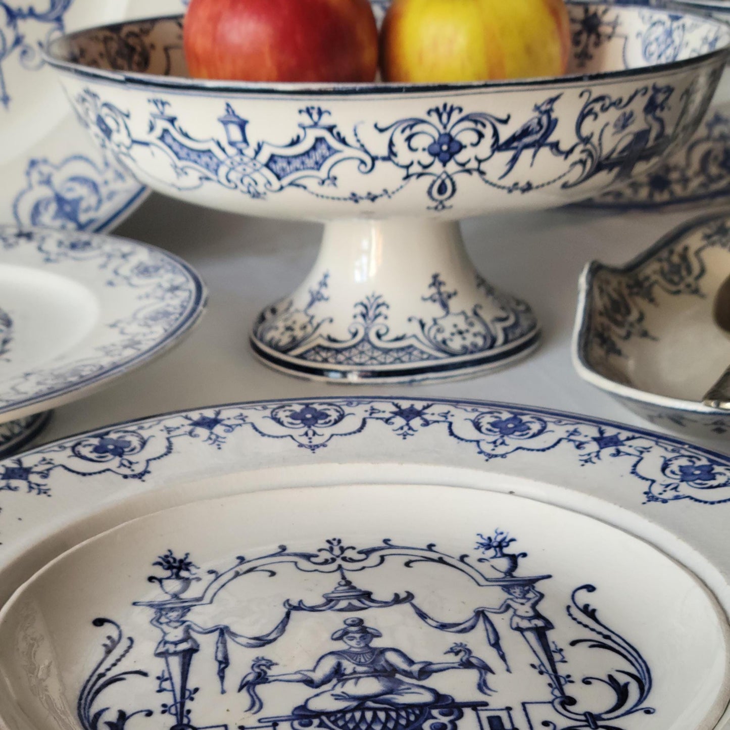 19thC Jules Vieillard 'Moustiers' French terre de fer antique dinner service, 10 place setting 39pc set, Neoclassical blue & white, France