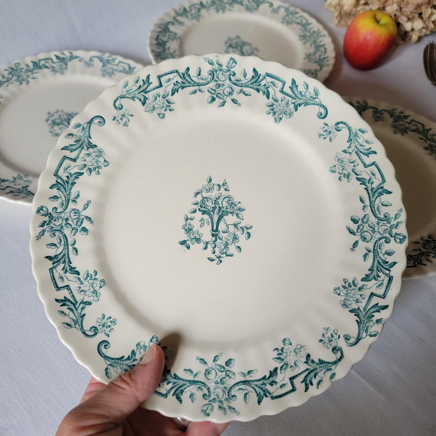 Set of 12 Antique green transferware dinner plates: Lonchamp Louis XIV c1880